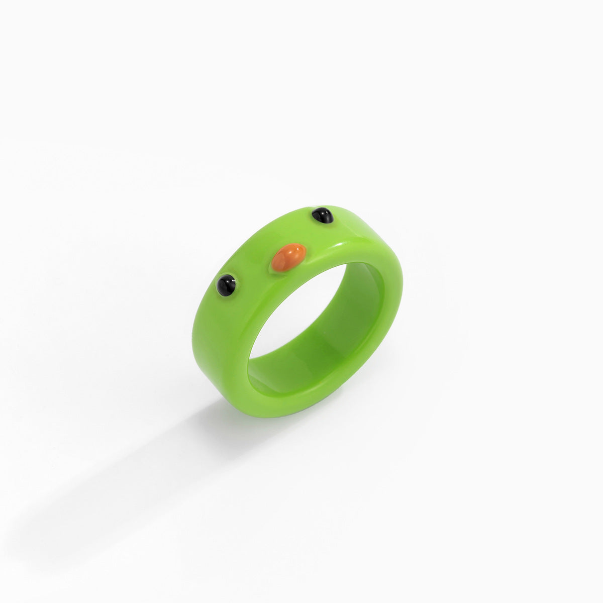 Three-dimensional colored animal ring