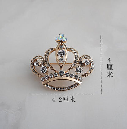 Flash Diamond Alloy Crown Brooch