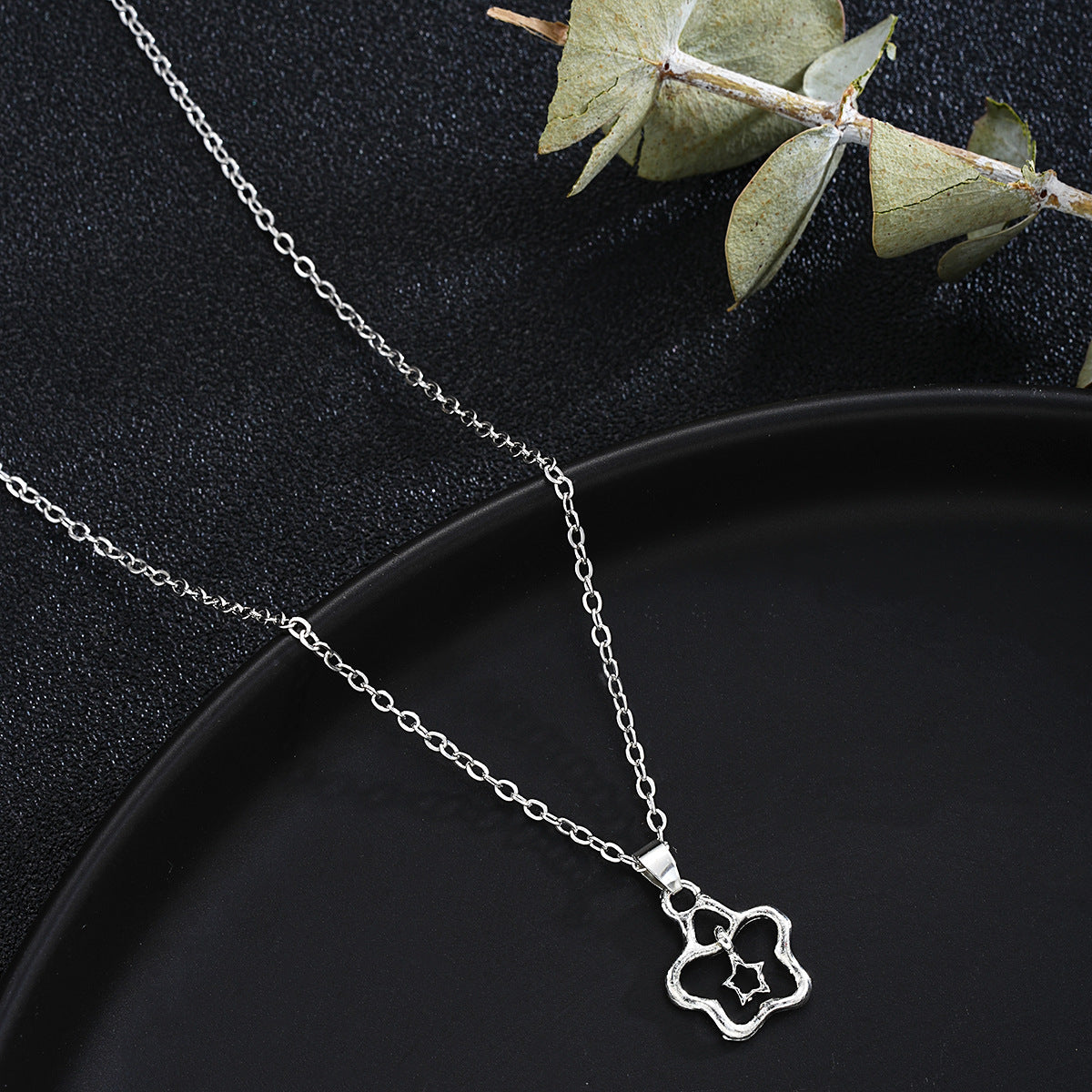 New Simple Hollow Five-pointed Star Necklace