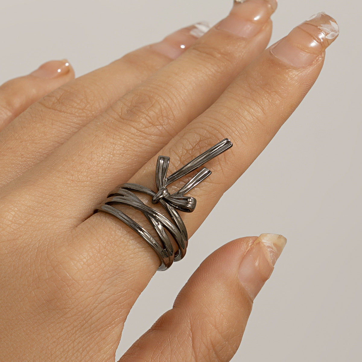 Metal bow ring