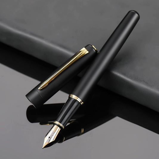 Men's matte black fountain pen