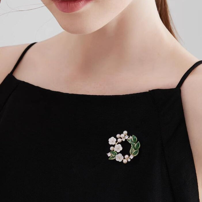 Gardenia brooch high-end