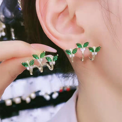 Pendientes de mariposa verde con diamantes