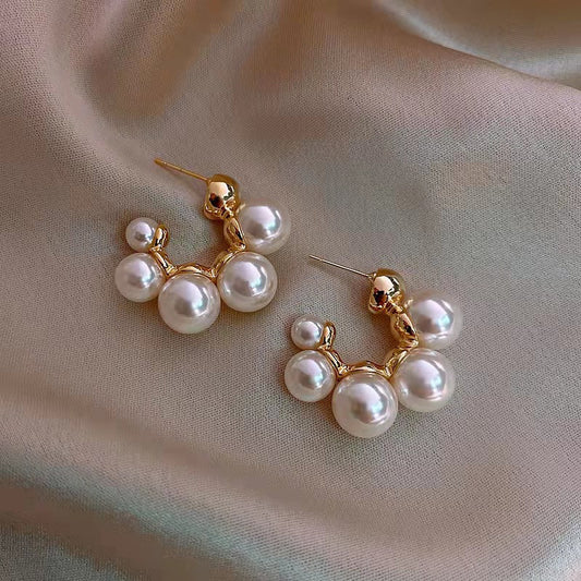 Vintage C-shaped large pearl stud earrings