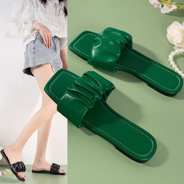 Flat-bottomed toe slippers