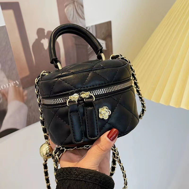 Small Chanel style chain bag shoulder crossbody bag