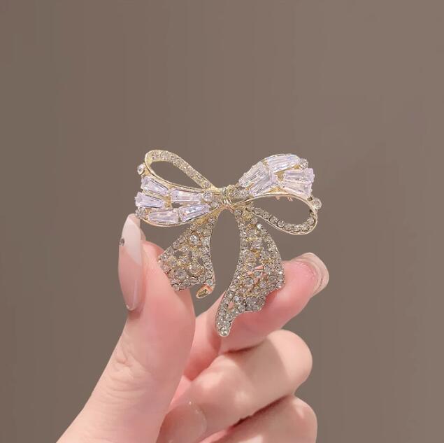 High-end brooch new bow