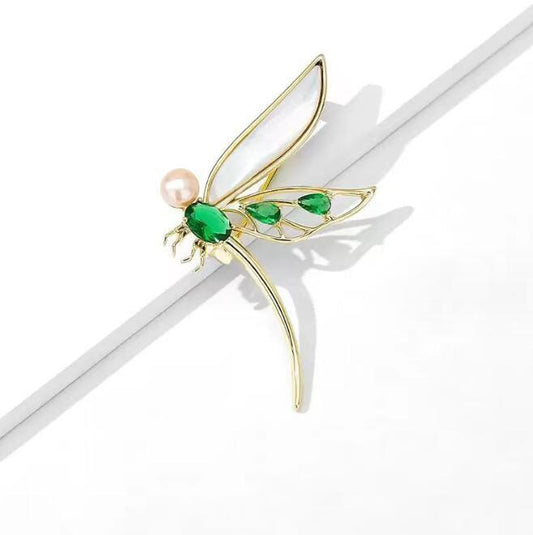 fashion Insect-shaped brooches are versatile