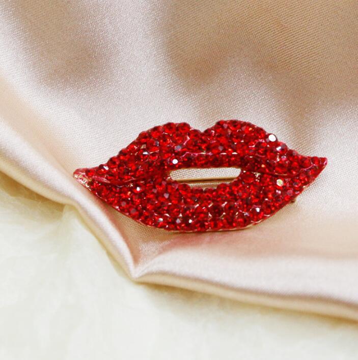 Sexy red lip brooch