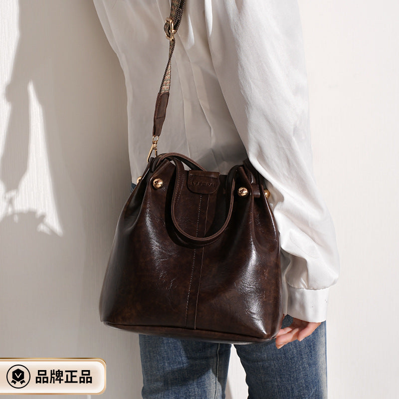 Bucket bag pleated shoulder bag