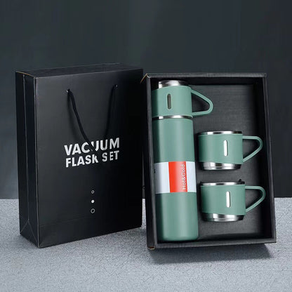 A cup of three-lid 500ml double-layer vacuum thermos cup