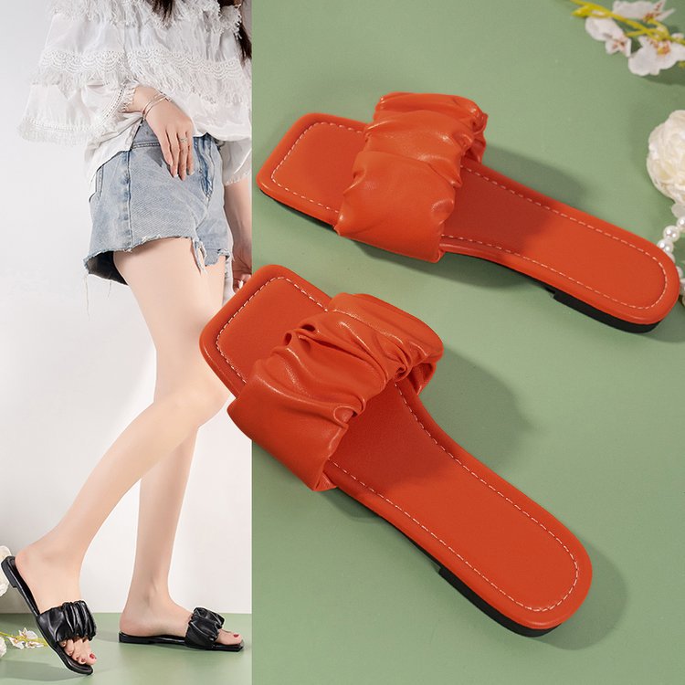 Flat-bottomed toe slippers