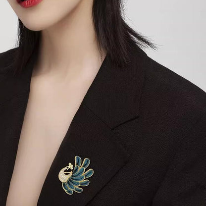 Elegant Peacock Brooch Suit Accessories