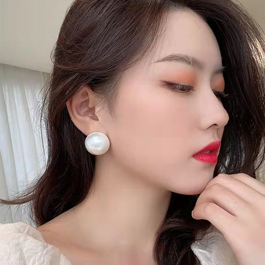 Fashion pearl stud earrings S925 silver needle simple