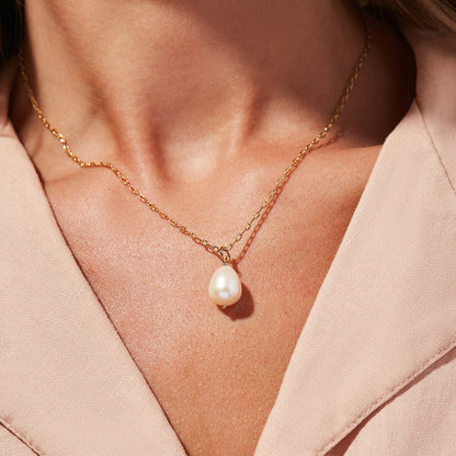 women's pearl pendant necklace