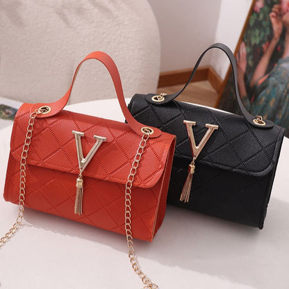 Wholesale fringed chain bag