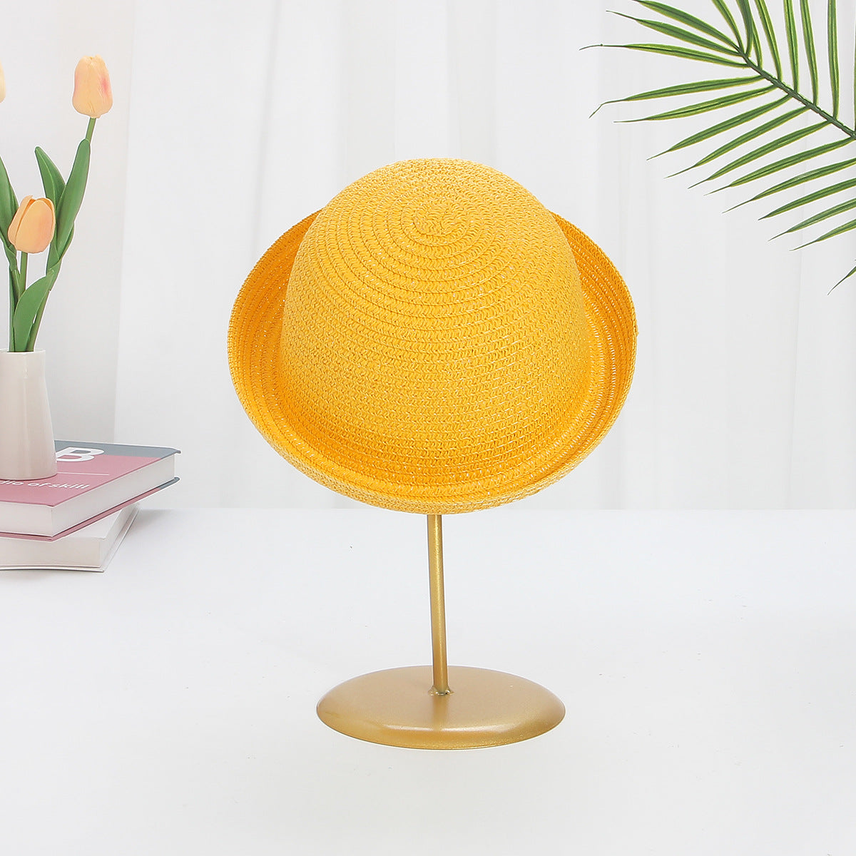 Sombrero de paja para niños resistente al viento con ala acampanada y elegante protección solar 