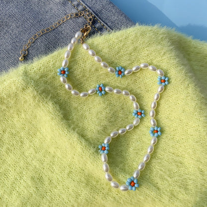 Little daisy flower letter necklace